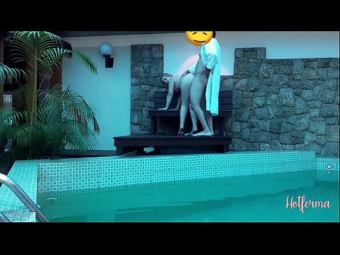 ❤️ Chefe convida criada para a piscina, mas não conseguiu resistir a um ☑ Sexo vídeo em nós ❌❤